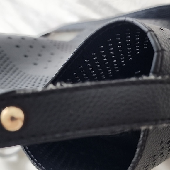 Black crossbody bucket bag with top handle - Picture 5 of 6